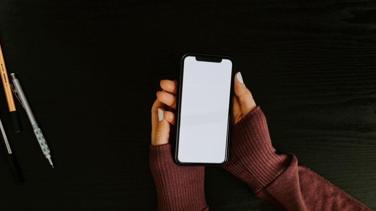    Как заставка на телефоне влияет на удачу и благополучие?© Unsplash / Kelly Sikkema