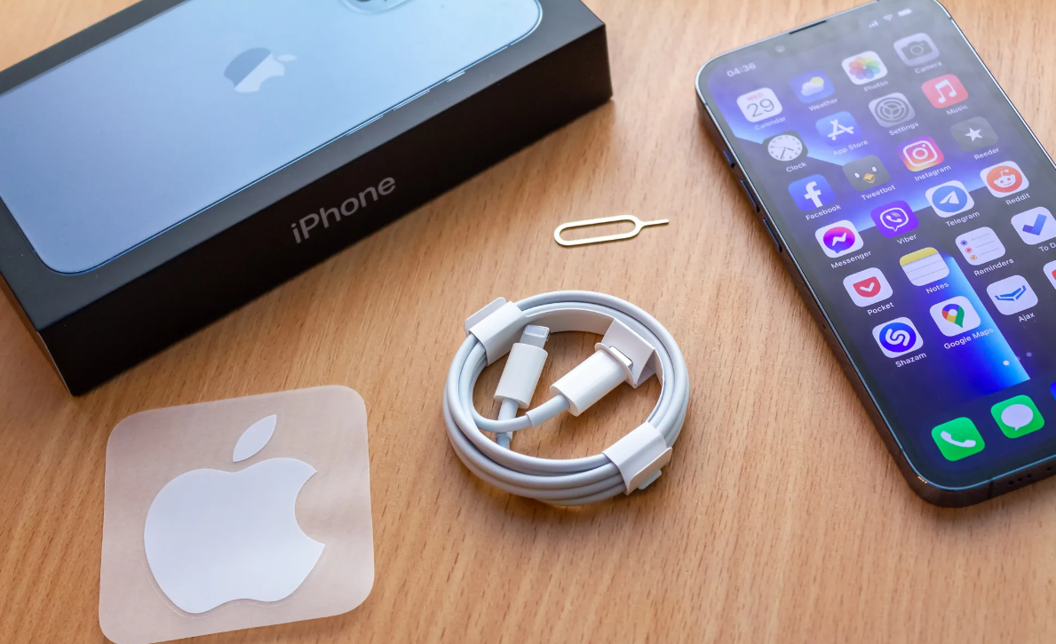 Комплектация 13 pro. Iphone 13 Pro комплектация. Iphone 13 Pro Max комплектация. Apple 13 комплектация. Iphone 13 Mini.