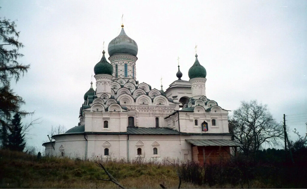 Николо-Урюпино. Николо Урюпинский храм. Церковь в Николо Урюпино. Ресторан Николо Урюпино.