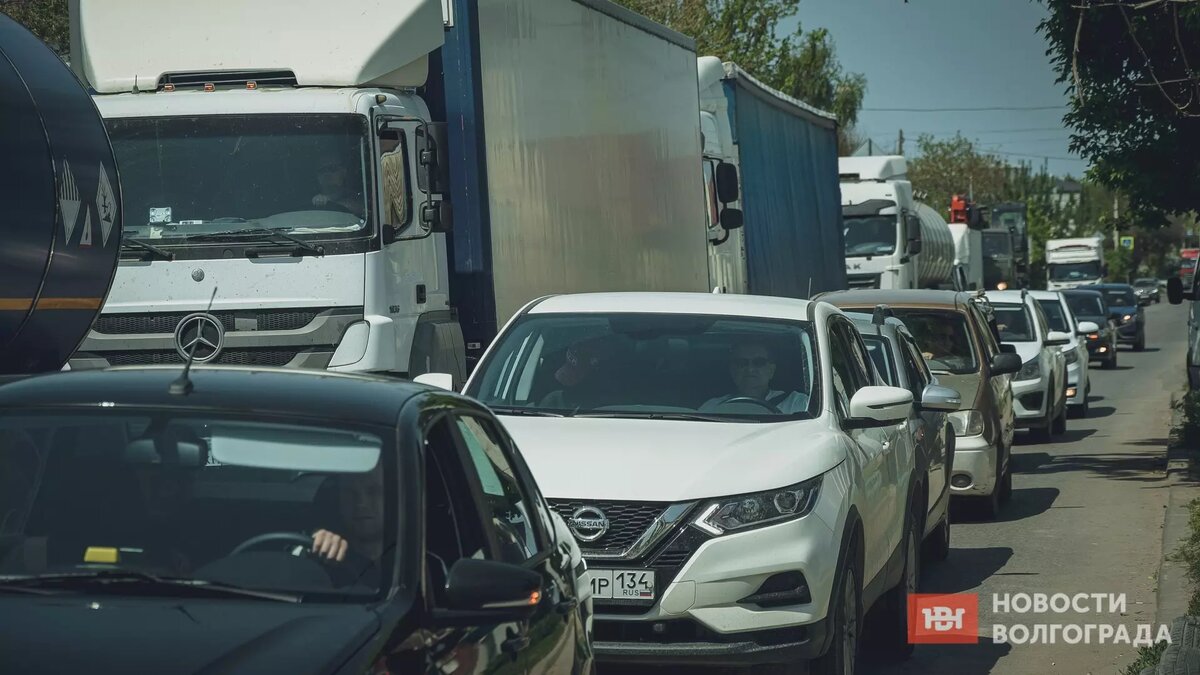     Сегодня в Калачевском районе Волгоградской области ограничат движение машин по «горбатому» мосту через Волго-Донской судоходный канал, сообщает региональный комитет транспорта.