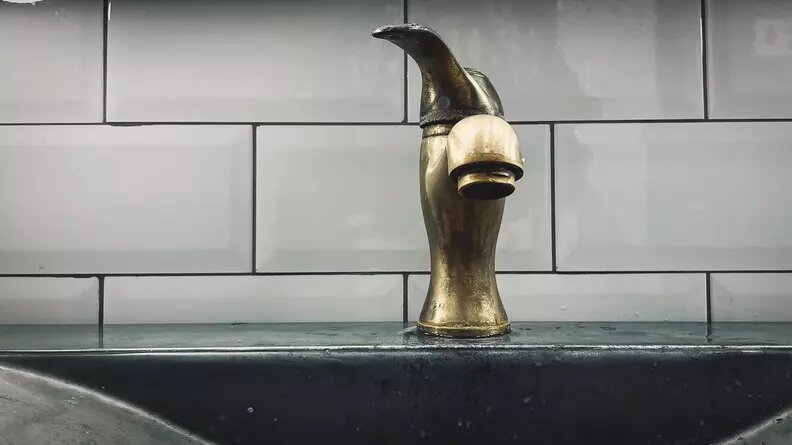     В Ставропольском крае из-за аварийной ситуации нет воды в Михайловске и Грачевском округе, сообщил губернатор Владимир Владимиров.