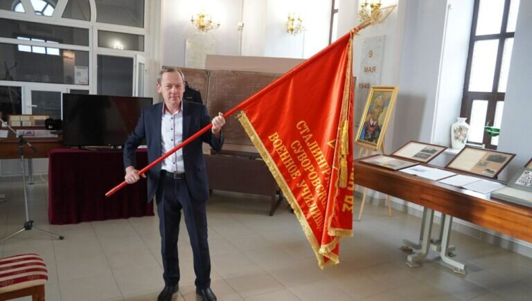    Оренбуржцев приглашают в Доме-памяти на выставку «Служение Родине с детства» Марина Шарт