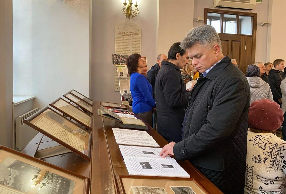    Оренбуржцев приглашают в Доме-памяти на выставку «Служение Родине с детства» Марина Шарт