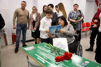    Открытие парты героя в Пролетарской школе Серпухова © Пресс-служба администрации г.о. Серпухов