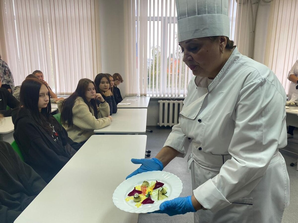    В курском техникуме технологий и сервиса прошли мастер-классы для будущих абитуриентов