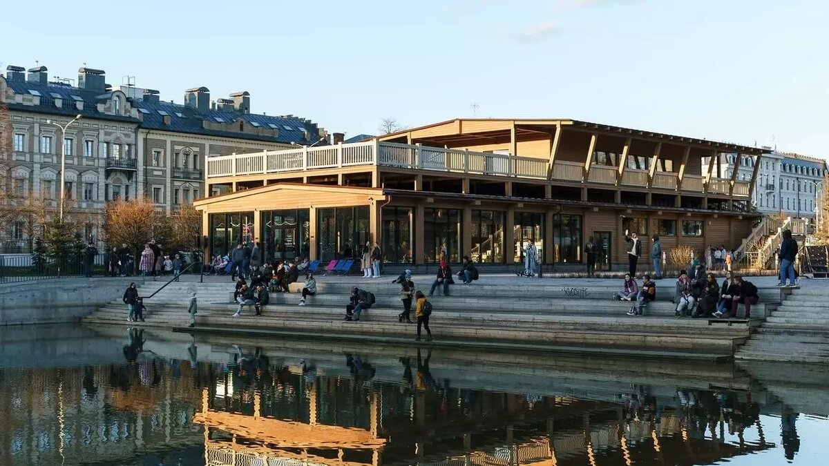     В казанском парке «Черное озеро» начались подготовительные работы к зимнему периоду. Об этом сообщает дирекция парков и скверов в своих социальных сетях.