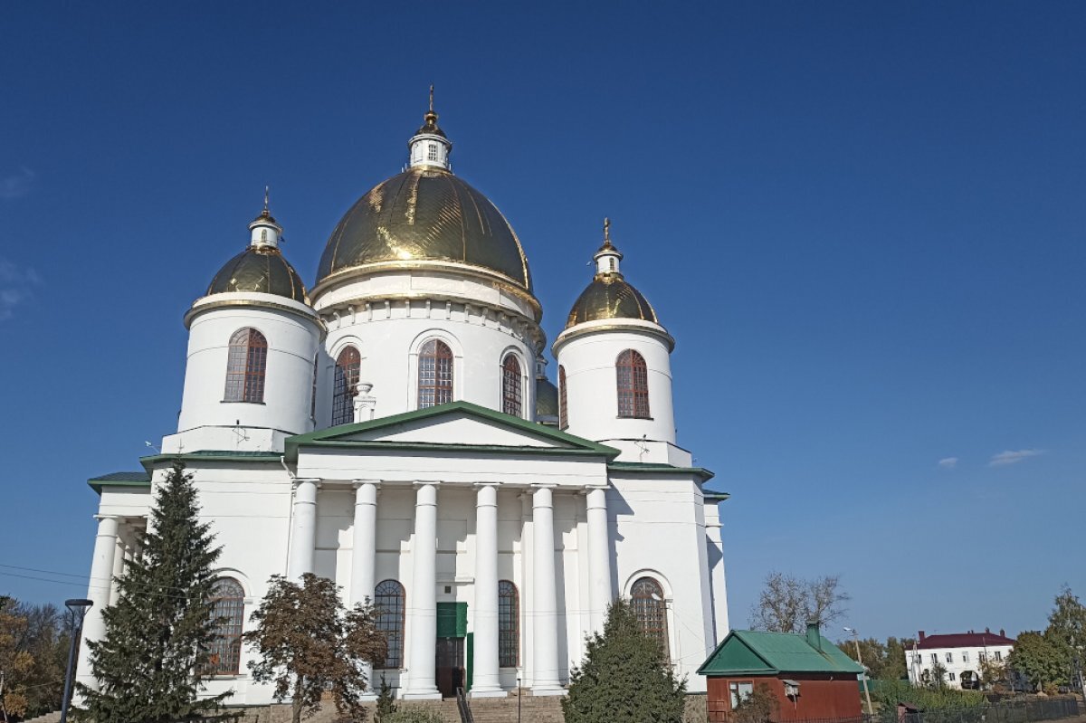    Троицкий собор в Моршанске – точная копия Спасо-Преображенского в Санкт-Петербурге.