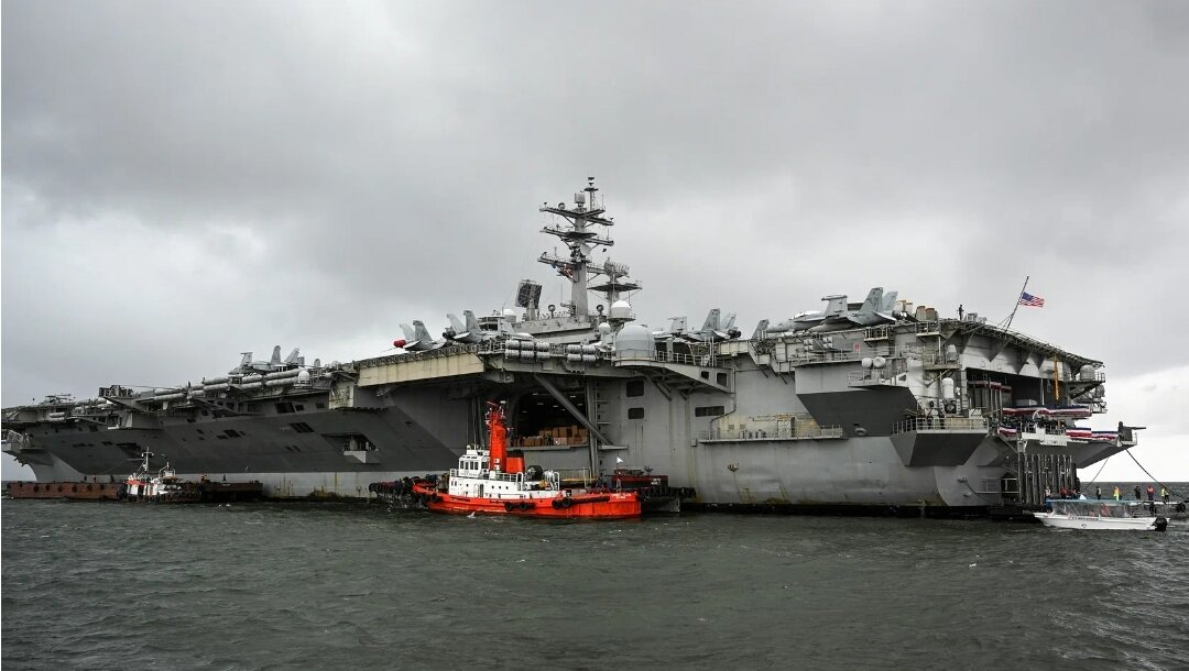 «Рональд Рейган» — (англ. USS Ronald Reagan (CVN-76)) — американский авианосец, девятый корабль типа «Нимиц». Назван в честь 40-го президента США Рональда Рейгана.
