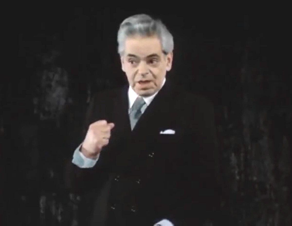 Кадр из кинофильма "Люди и манекены", 1974 г., режиссеры Аркадий Райкин, Владимир Храмов, сценаристы Михаил Жванецкий, Лион Измайлов, Аркадий Райкин, Вениамин Сквирский, композитор Геннадий Гладков (скриншот)