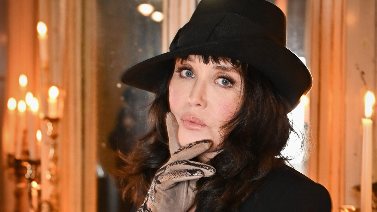 Изабель Аджани