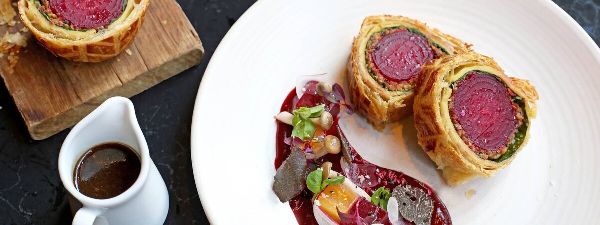 https://www.gordonramsayrestaurants.com/ Свекла а-ля Велингтон.
