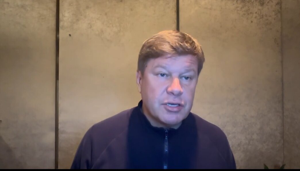 И ведь выступил в прямом эфире...