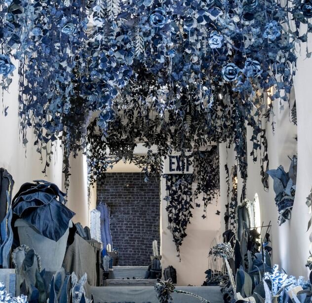    Из джинсовой ткани   
Источник: Фотография из блога «My modern met»