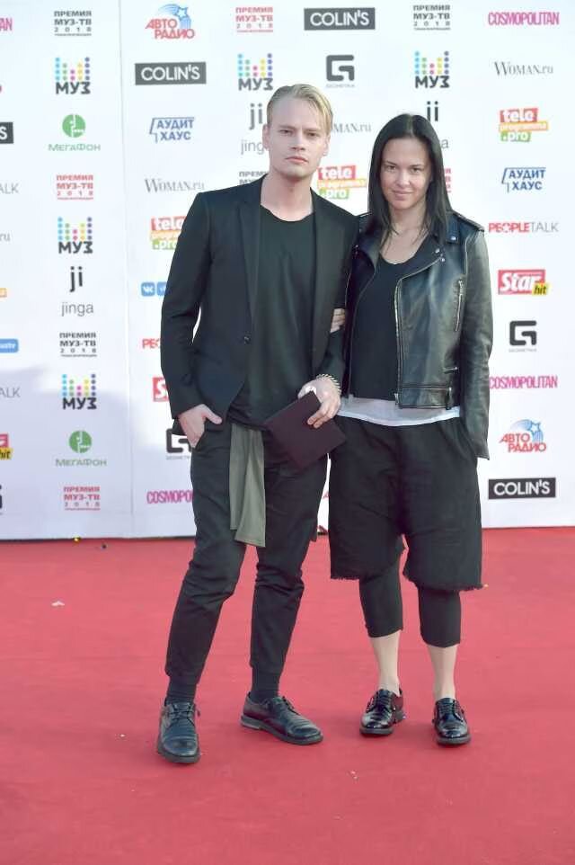 Без ретуши и фильтров: Как выглядит 44-летняя жена певца Shaman