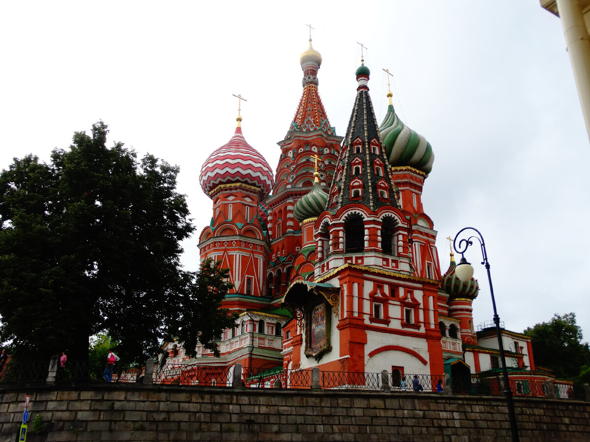 Храм Василия Блаженного, собор Покрова Пресвятой Богородицы, что на Рву — православный храм на Красной площади в Москве, памятник русской архитектуры. Построен в 1555—1561 годах, является объектом всемирного наследия ЮНЕСКО