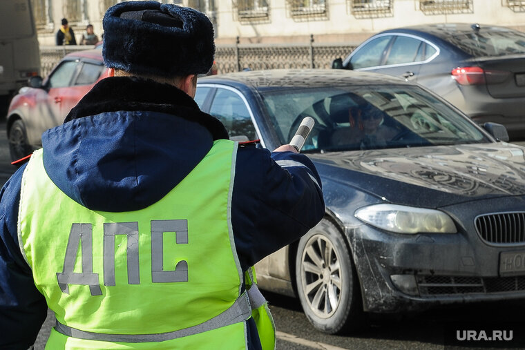    Патрульный должен объяснять, почему остановил машину