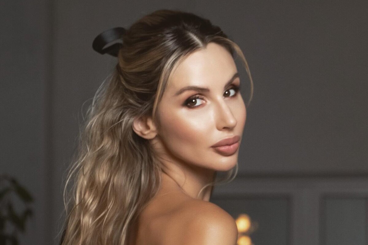     Снялась обнаженной в отеле и заговорила по-русски: Светлана Лобода  пытается привлечь публику на свой концерт в Лондоне