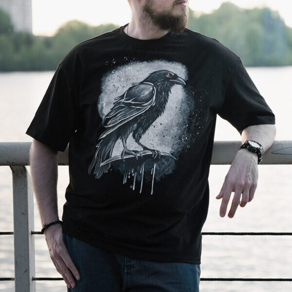 Футболка Ворон с ручной росписью. Работа художника Анна Карамель