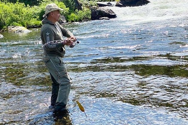 На фотографиях прошлых лет политические деятели нередко показывают себя с неожиданной стороны, что объясняется очень просто.-6