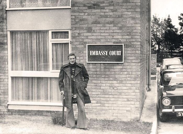 На фотографиях прошлых лет политические деятели нередко показывают себя с неожиданной стороны, что объясняется очень просто.-8