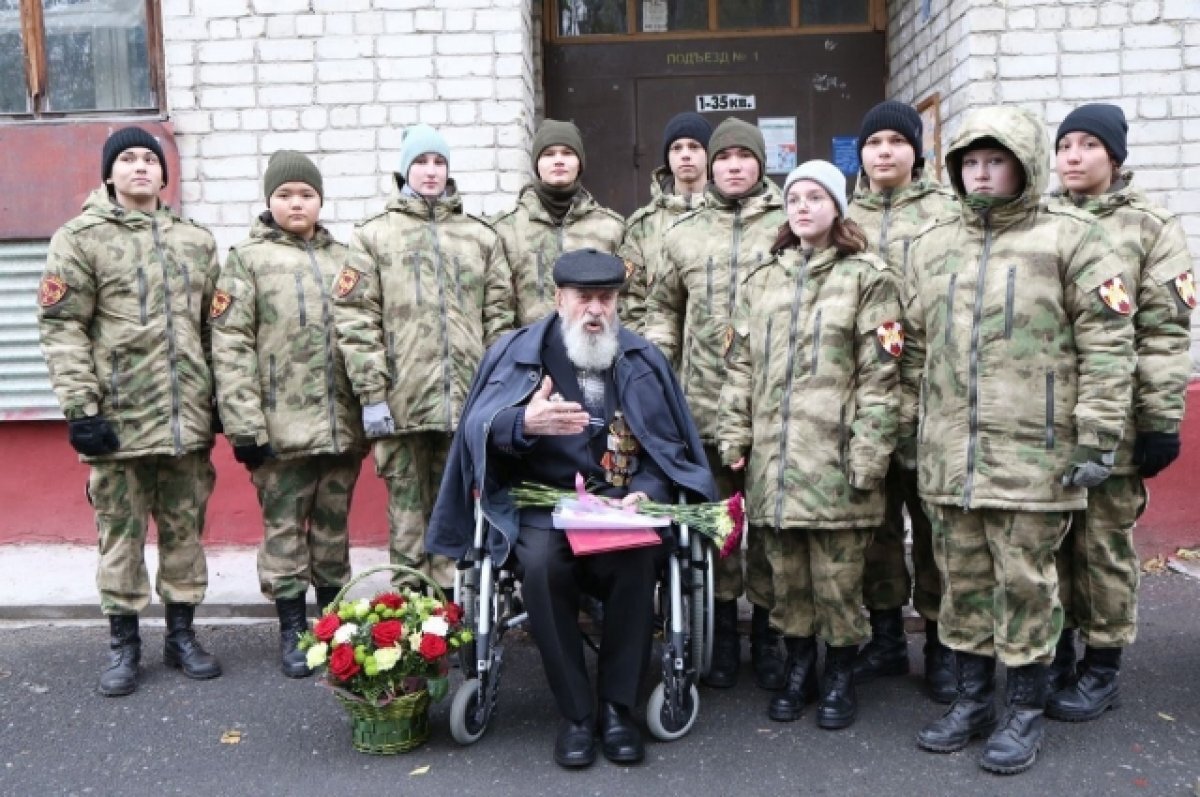    Тюменский ветеран Михаил Костюрин отметил 100-летний юбилей