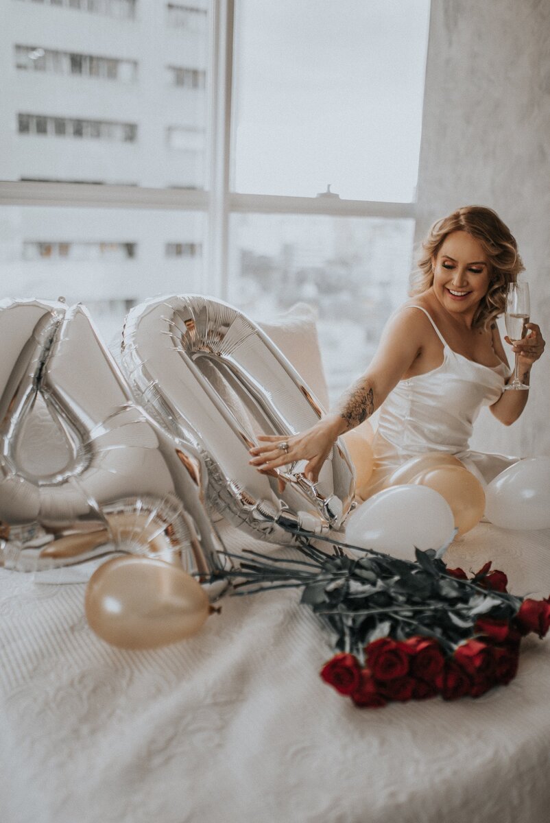 40-летняя счастливая женщина. Фото взято с www.pexels.com 