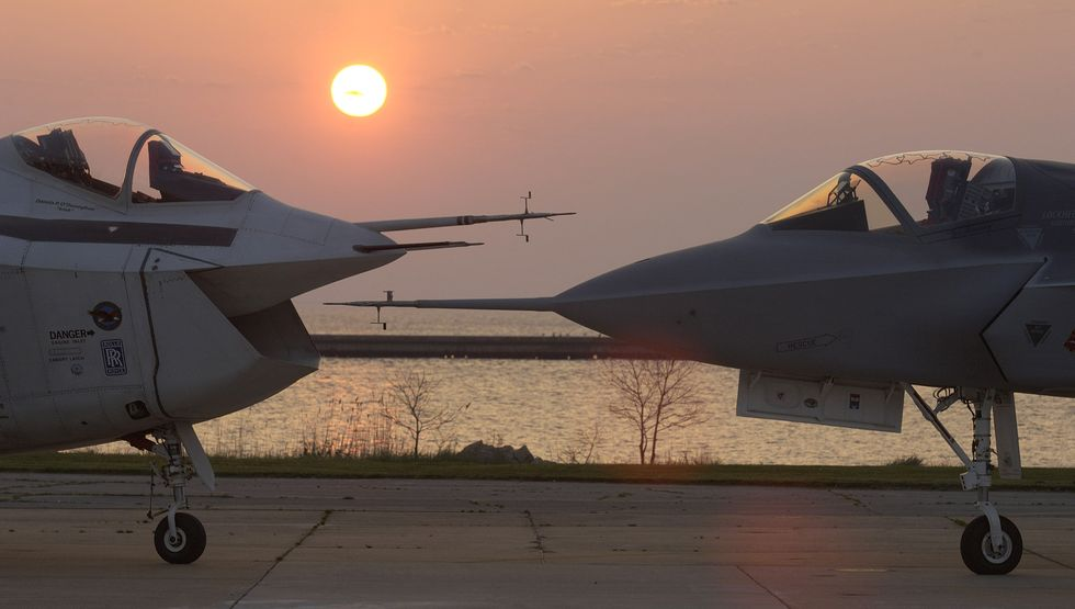 Боинг Х-32 (слева) и Х-35 от Lockheed Martin.