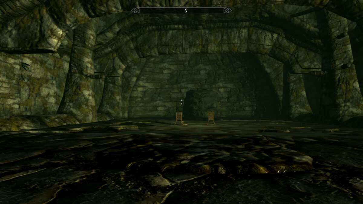 Стоят два ст...умбы.