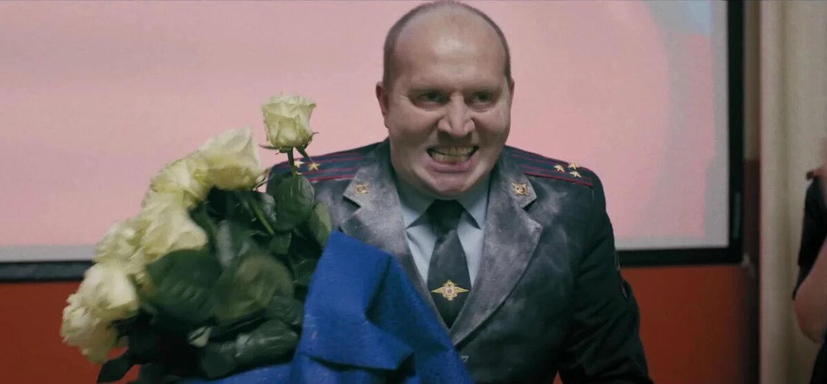 Один из самых талантливых актеров современности Сергей Бурунов. Кадр из фильма "Полицейский с рублевки"