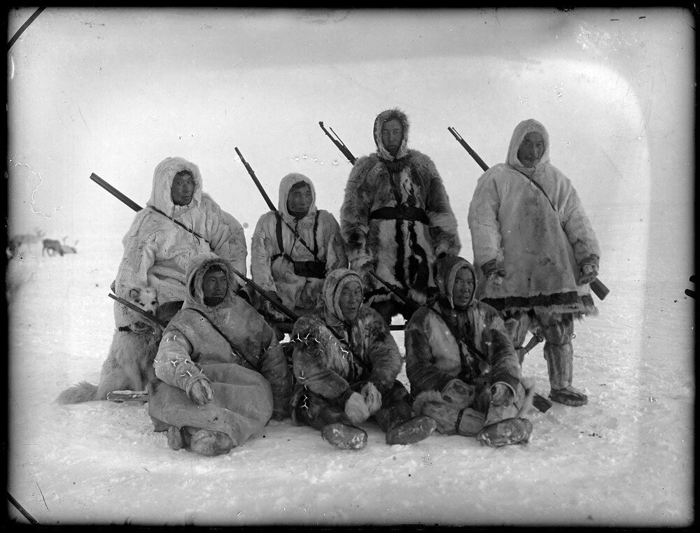 Охота на севере сибири. Ненцы 19 век. Ненцы 18 век Сибирь. Манси остяки.