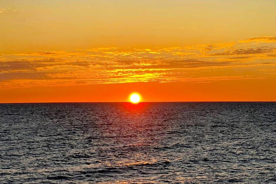 Закат на Черном море сегодня, 21 октября