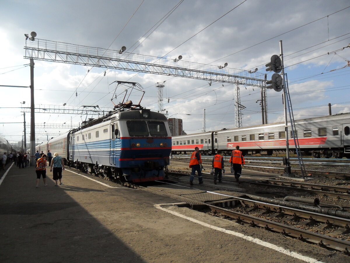 Станция Пенза. Электровоз ЧС-2К - 722