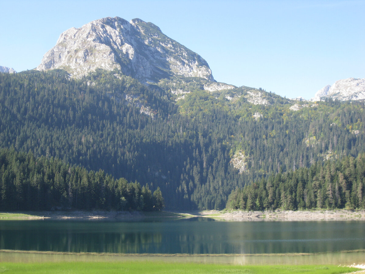 Чёрное озеро