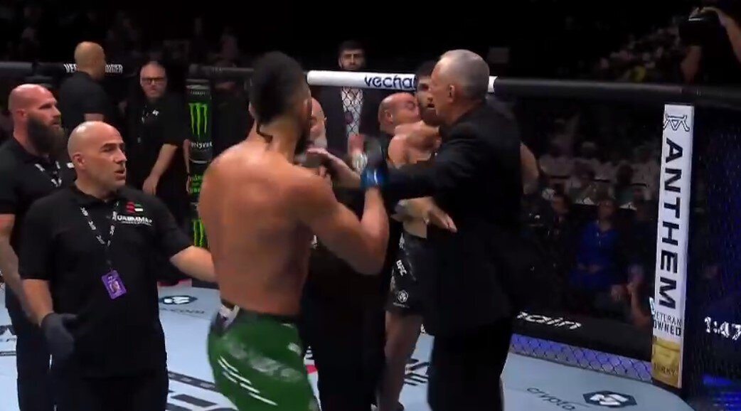 Уокер против анкалаева. Магомед анкалаев боец ufc. Уокер против анкалаева. Магомед анкалаев ufc. Джонни уокер юфс.