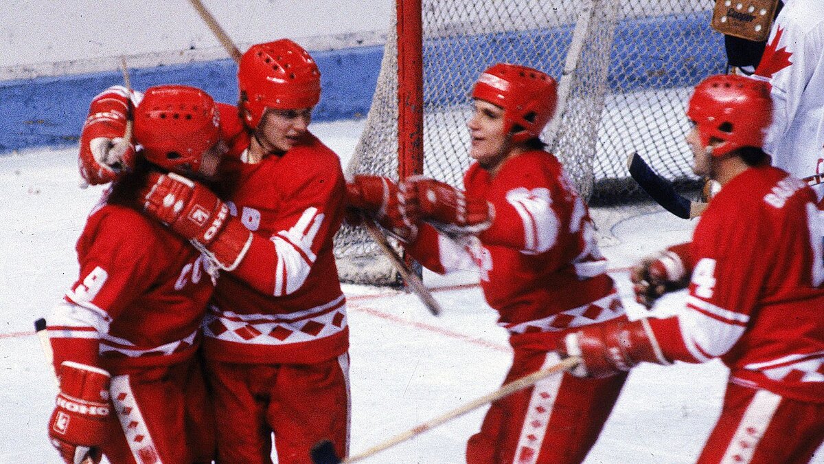 Фото с яндекс.картинки (гол в ворота канадцев)