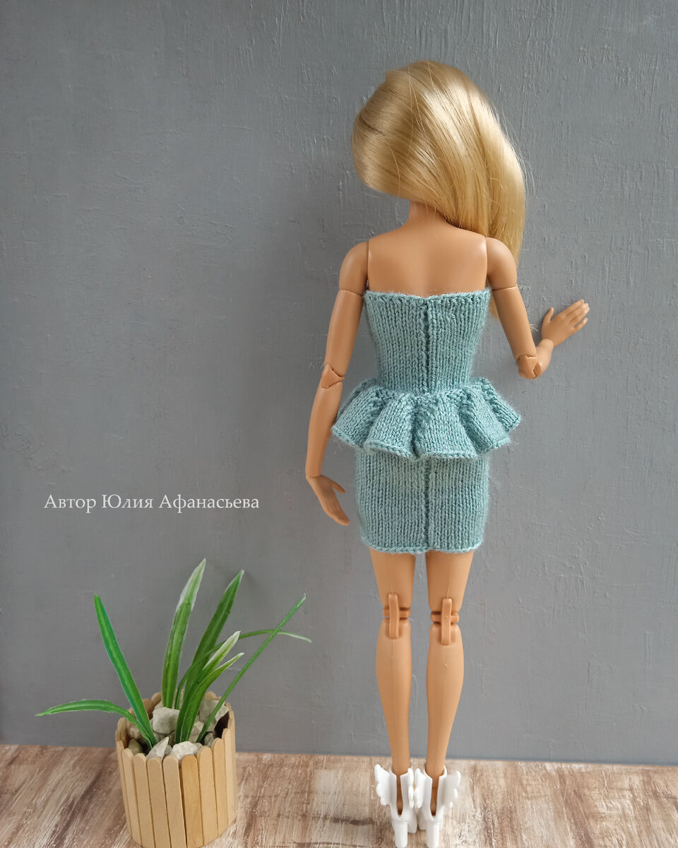 Платье "Леди" с баской. Вид сзади