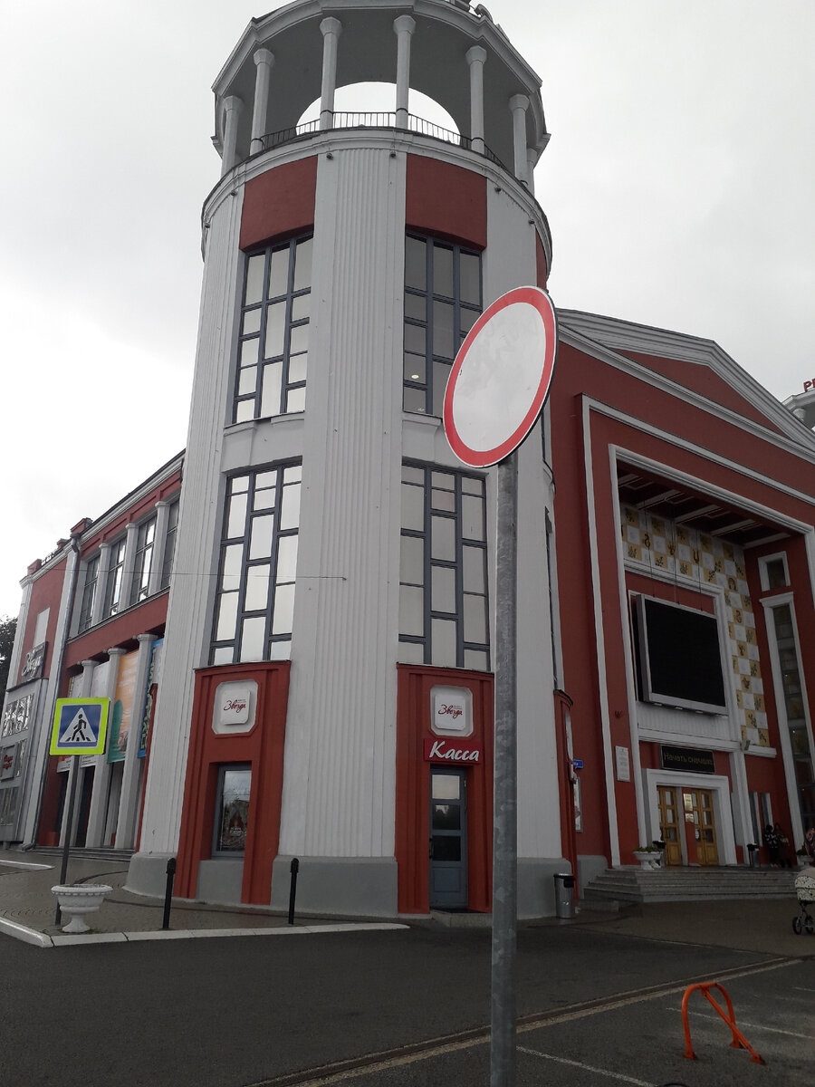 Одна из башенок – подобие окуляра (или как его там) бинокля