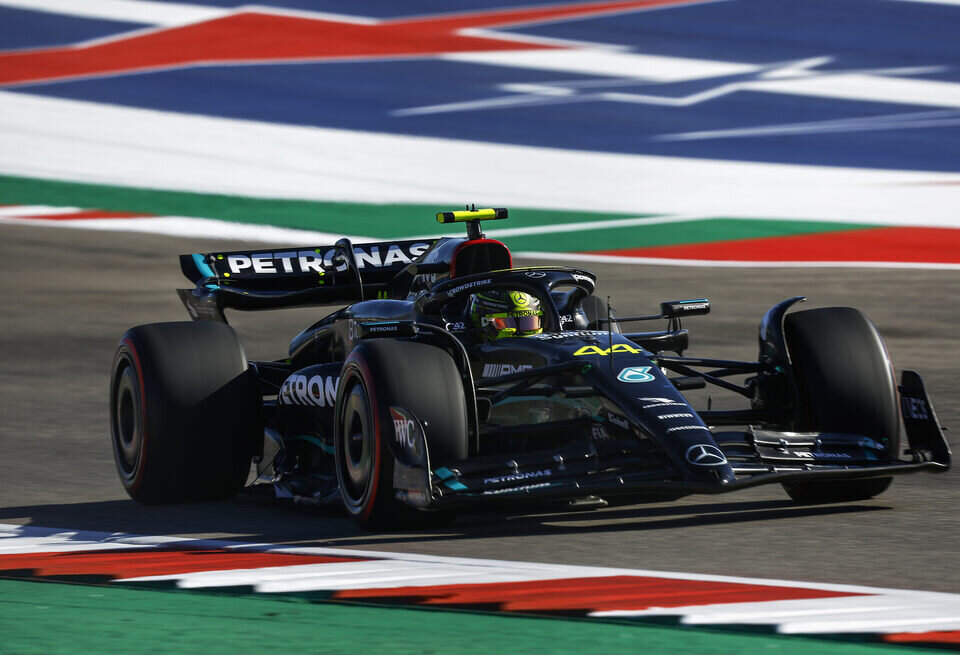    Льюис Хэмилтон: Угнаться за Ферстаппеном и Red Bull невозможноLAT Images / Mercedes