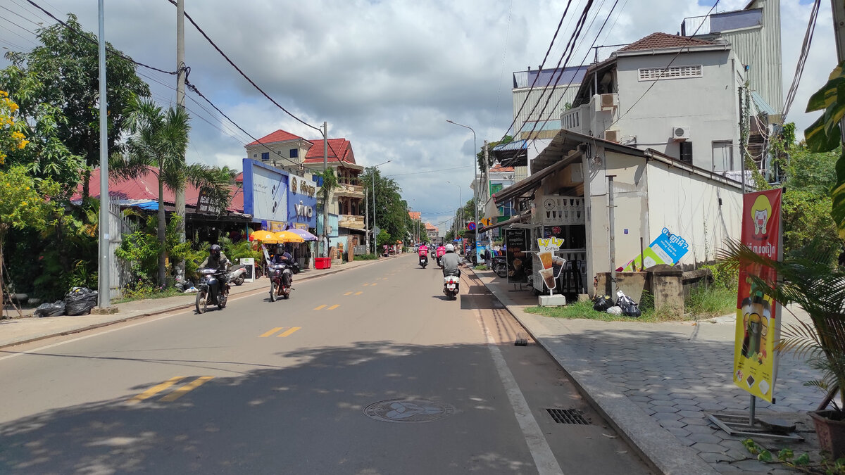 Дорога до города, весьма приятно по ней добираться на велосипеде