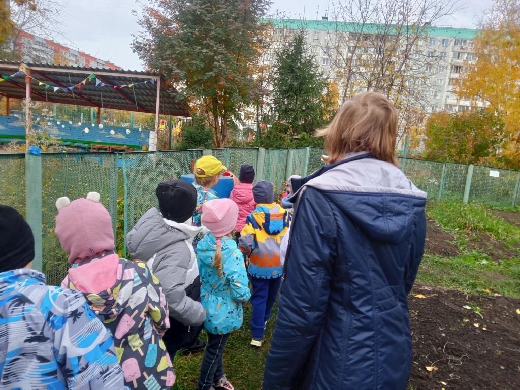 Занятие логопеда на огороде детского сада 