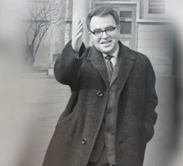 #Историякультуры_сегодня 90 лет со дня рождения Михаила Шатрова. Михаил Шатров (