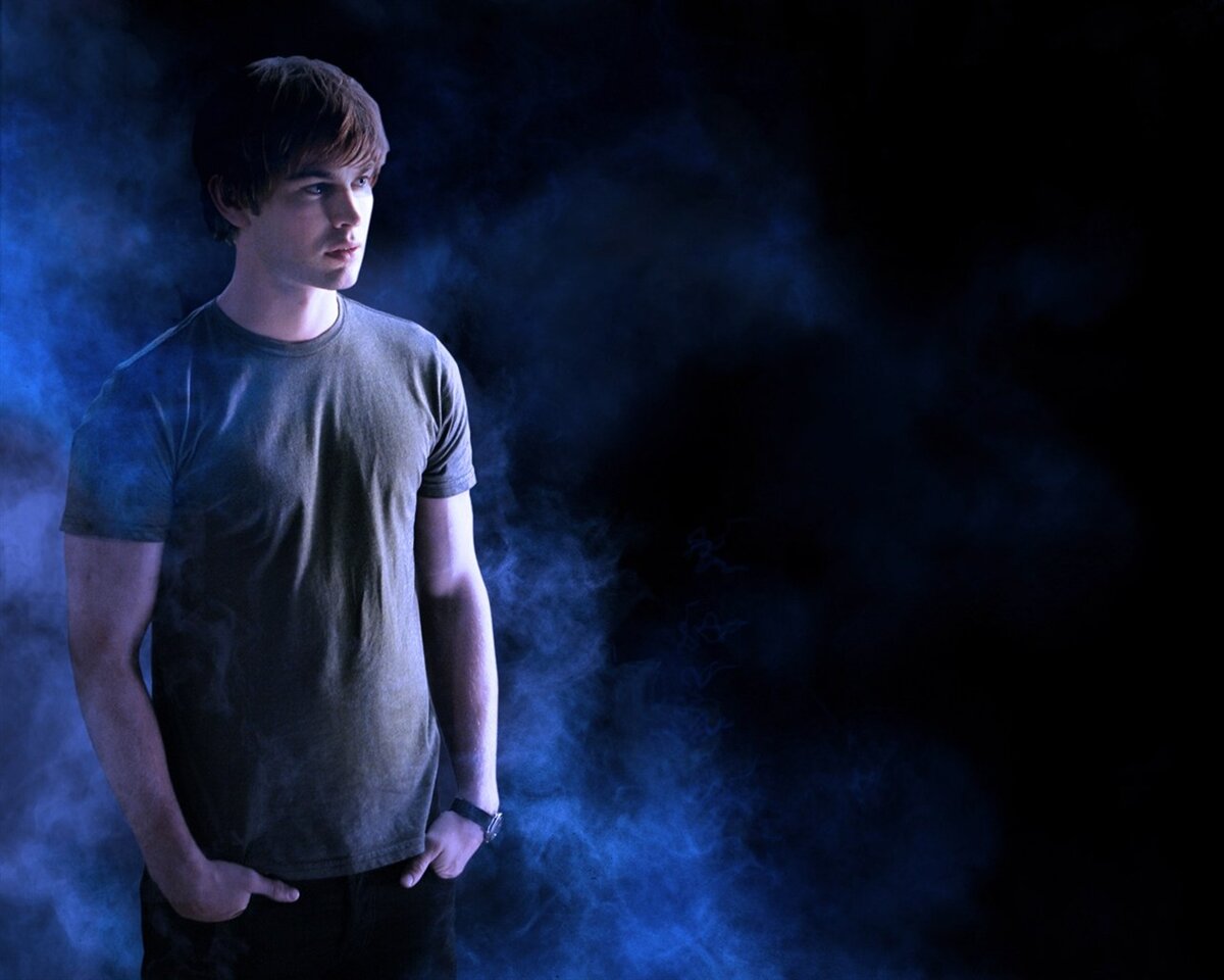 призрак молодого мужчины