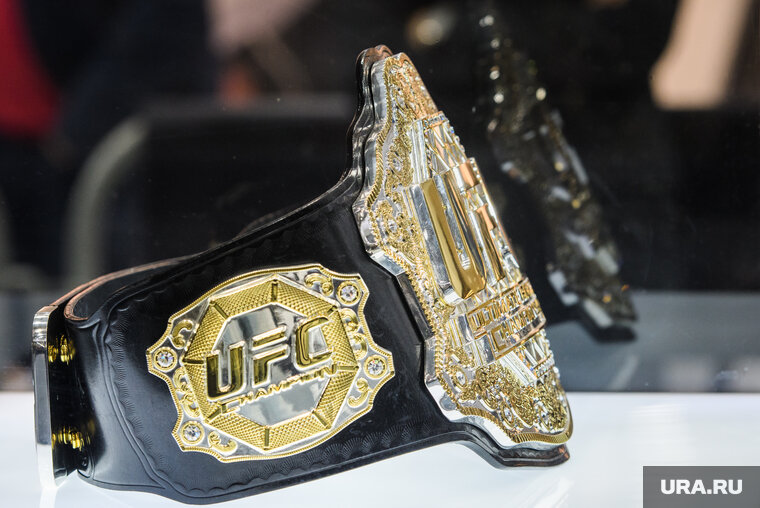    Российский боец UFC подвергся критике в соцсетях