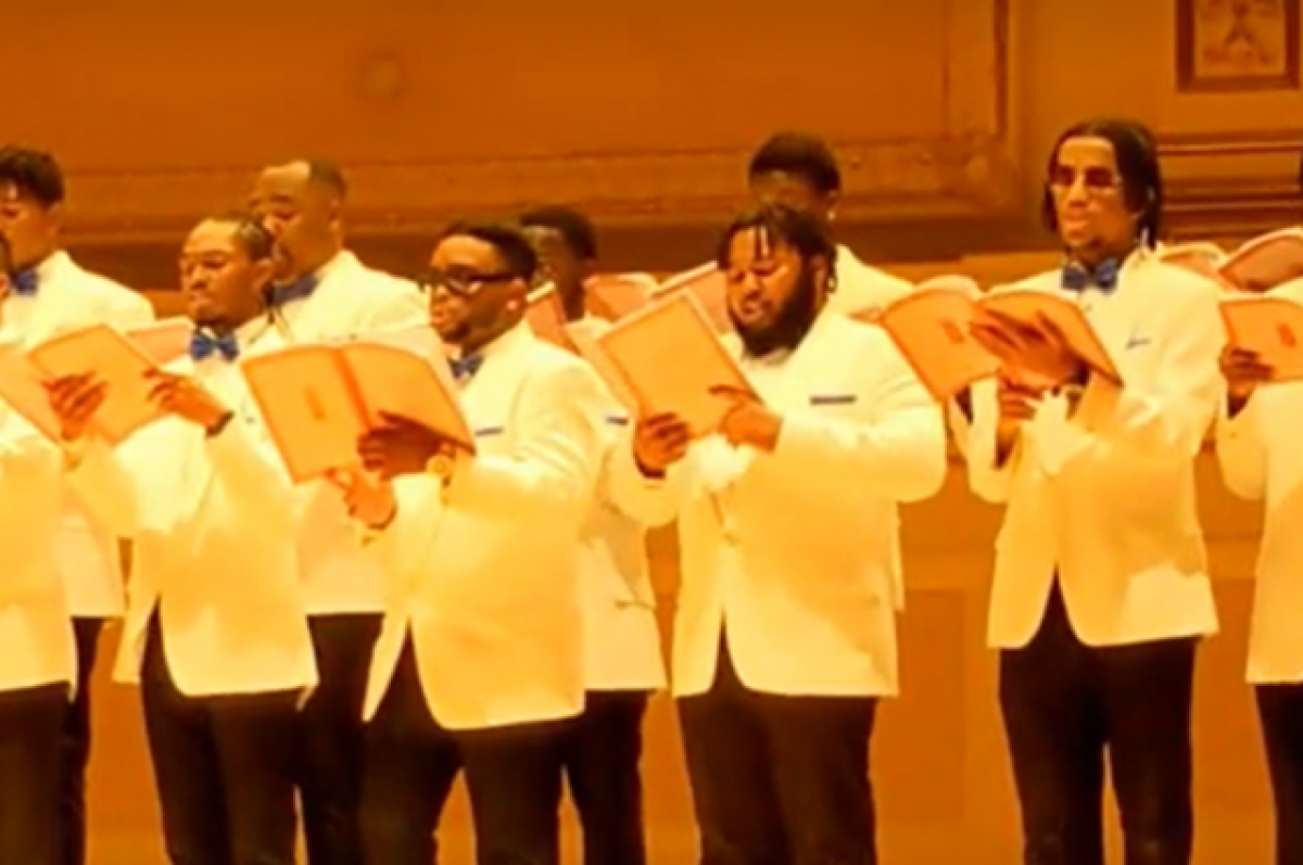    В США хор афроамериканцев сорвал овации, спев на русском «Всенощное бдение»