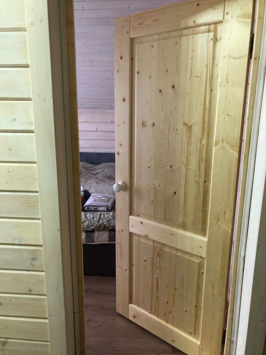 Замена двери в комнате на втором этаже