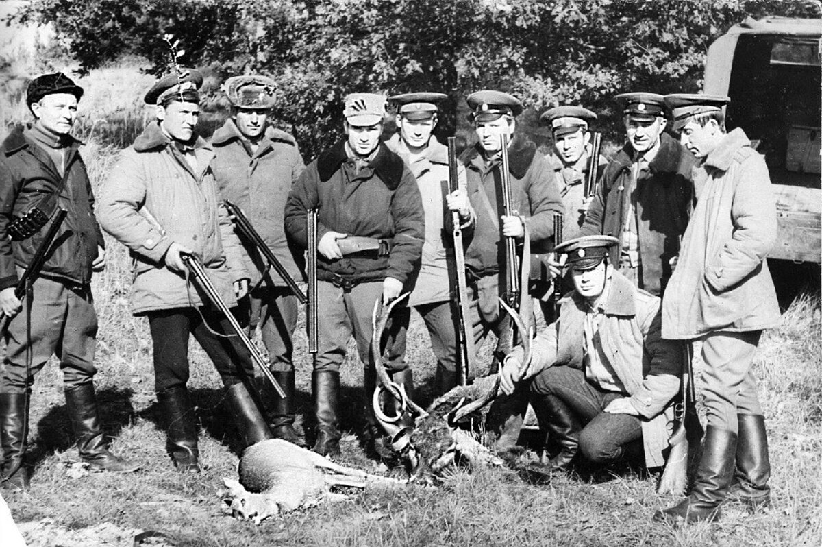 Фото из группы однополчан 5 гв.ОПС. На отдыхе. От Вячеслава Магарычева.