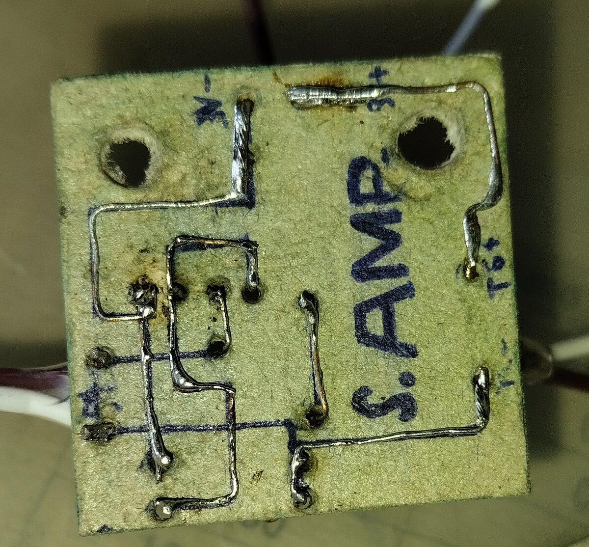 Как работает печатная плата（pcb）?