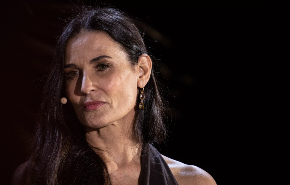 Why Demi Moore LOOKS DIFFERENT at Paris Fashion Week-Plastic Surgeries- Revealed