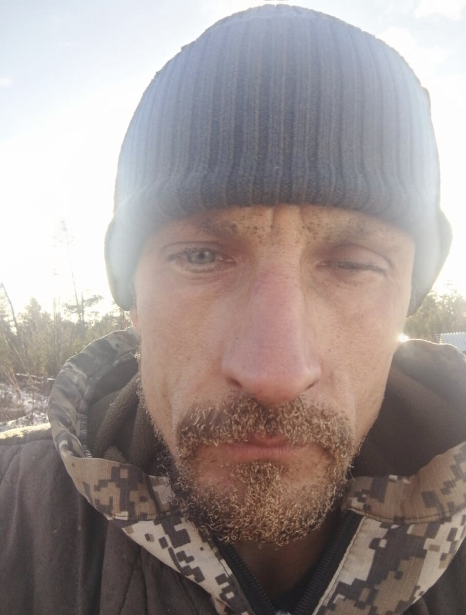Сейчас это всё малиновое и в пятнах…