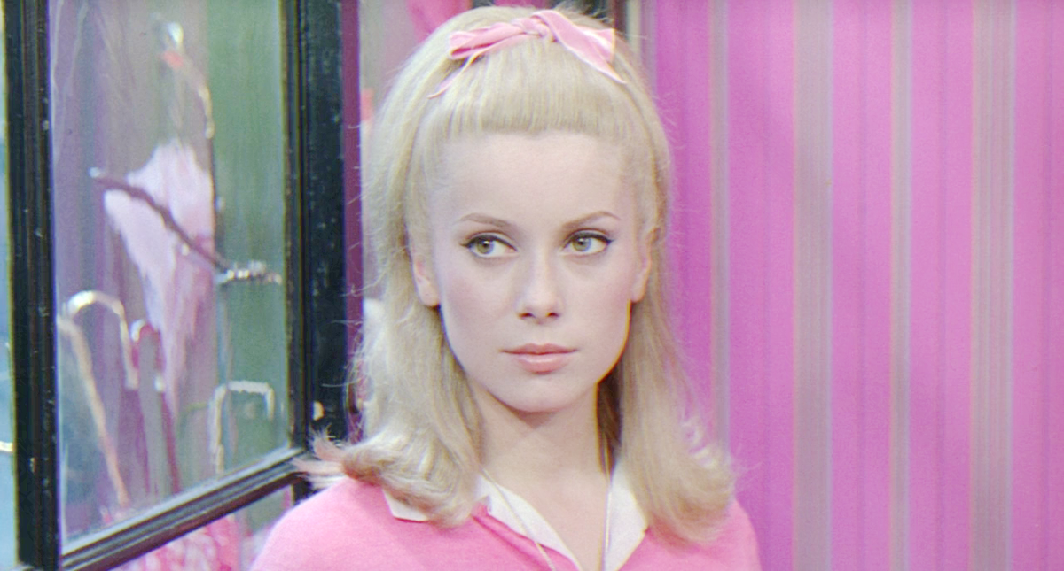 Шербурские зонтики. 1964. Режиссёр Жак Деми. Рейтинг фильма - 8,240. 457-е место в Золотой Тысяче.